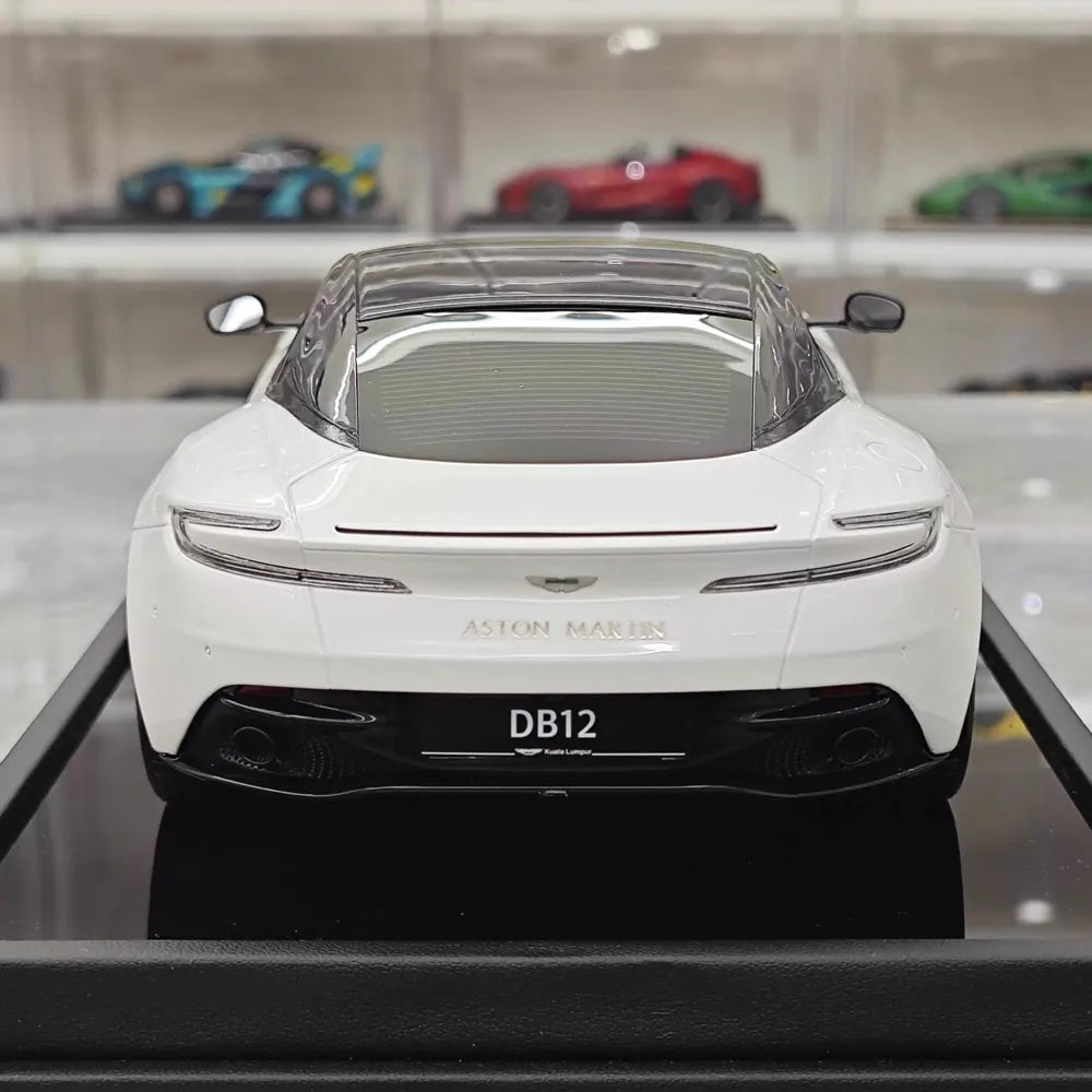 [MotorHelix] 1:18 Aston Martin 2023 DB12 Coupe White Model Car Resin