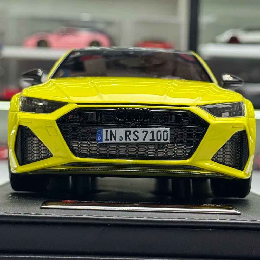 [MotorHelix] 1:18 Audi 2020 RS7 Sportback Yellow Model Car Resin