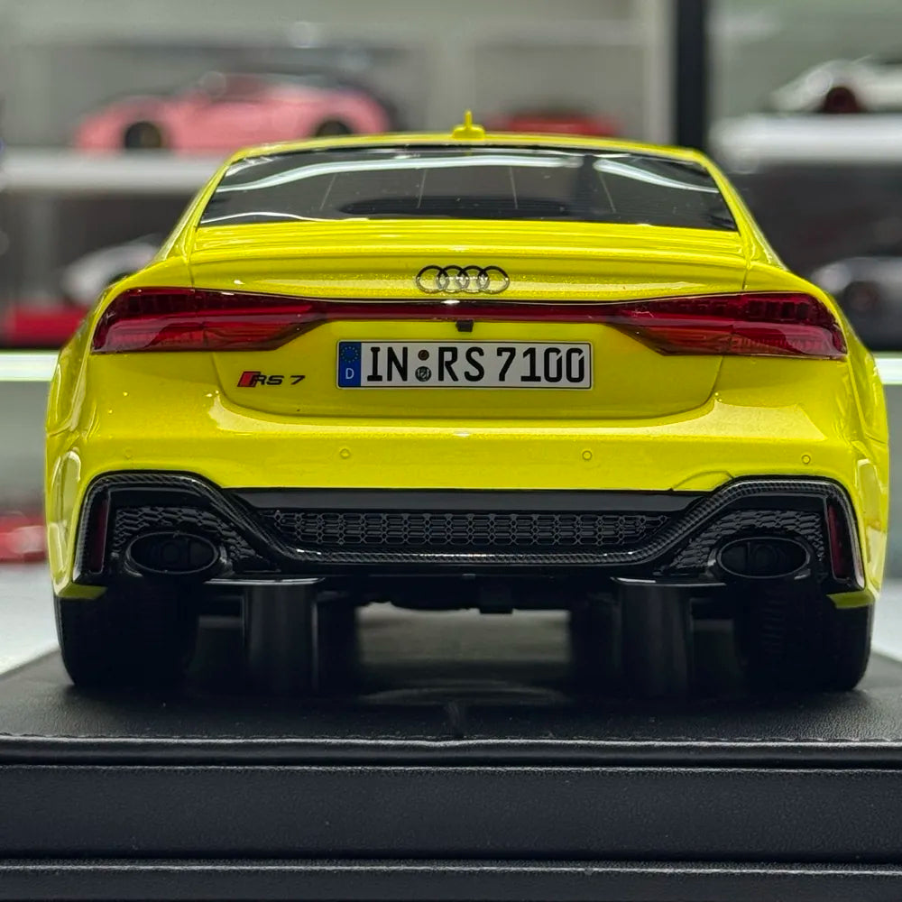 [MotorHelix] 1:18 Audi 2020 RS7 Sportback Yellow Model Car Resin