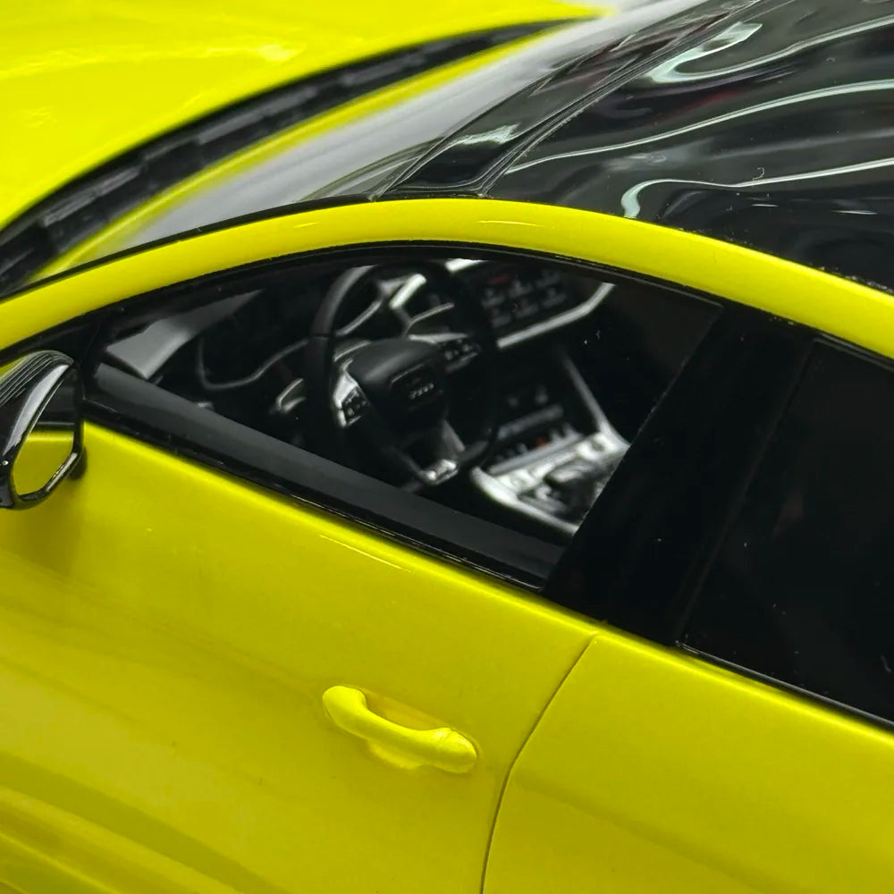 [MotorHelix] 1:18 Audi 2020 RS7 Sportback Yellow Model Car Resin