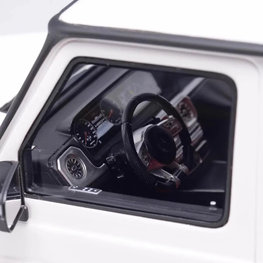 [MotorHelix] 1:18 Mercedes-Benz 2019 AMG G63 White Model Car Resin