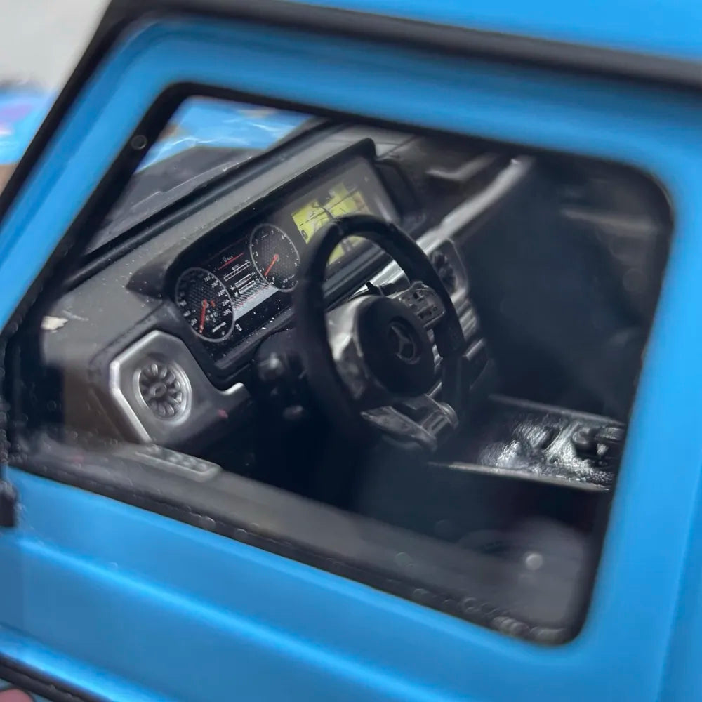 [MotorHelix] 1:18 Mercedes-Benz 2019 AMG G63 brun Bear Varukorgoon Livery modellbil harts
