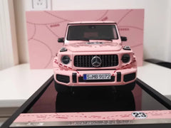 [MotorHelix] 1:18 Mercedes-Benz 2019 AMG G63 Pink Pig Livery Model Car Resin