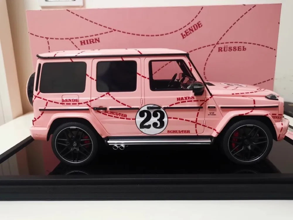 [MotorHelix] 1:18 Mercedes-Benz 2019 AMG G63 Pink Pig Livery Model Car Resin