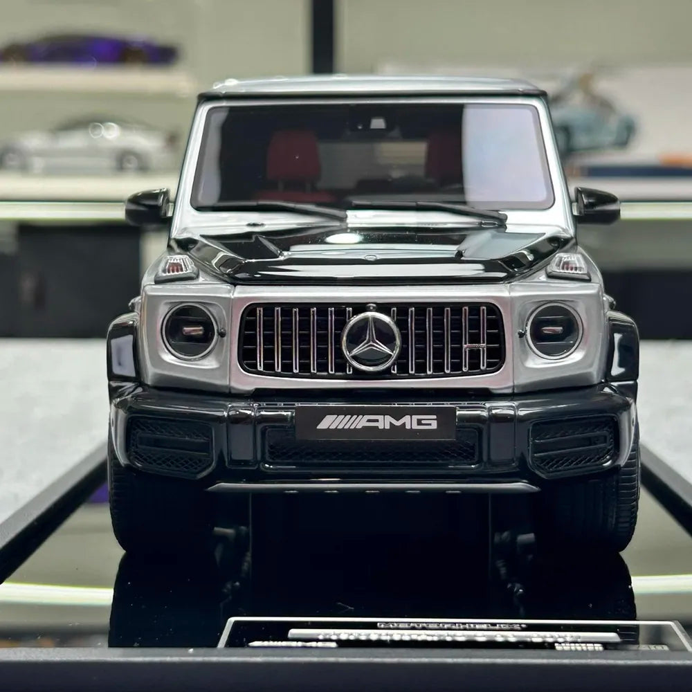 [MotorHelix] 1:18 Mercedes-Benz 2019 AMG G63 Starry Livery Model Car Resin