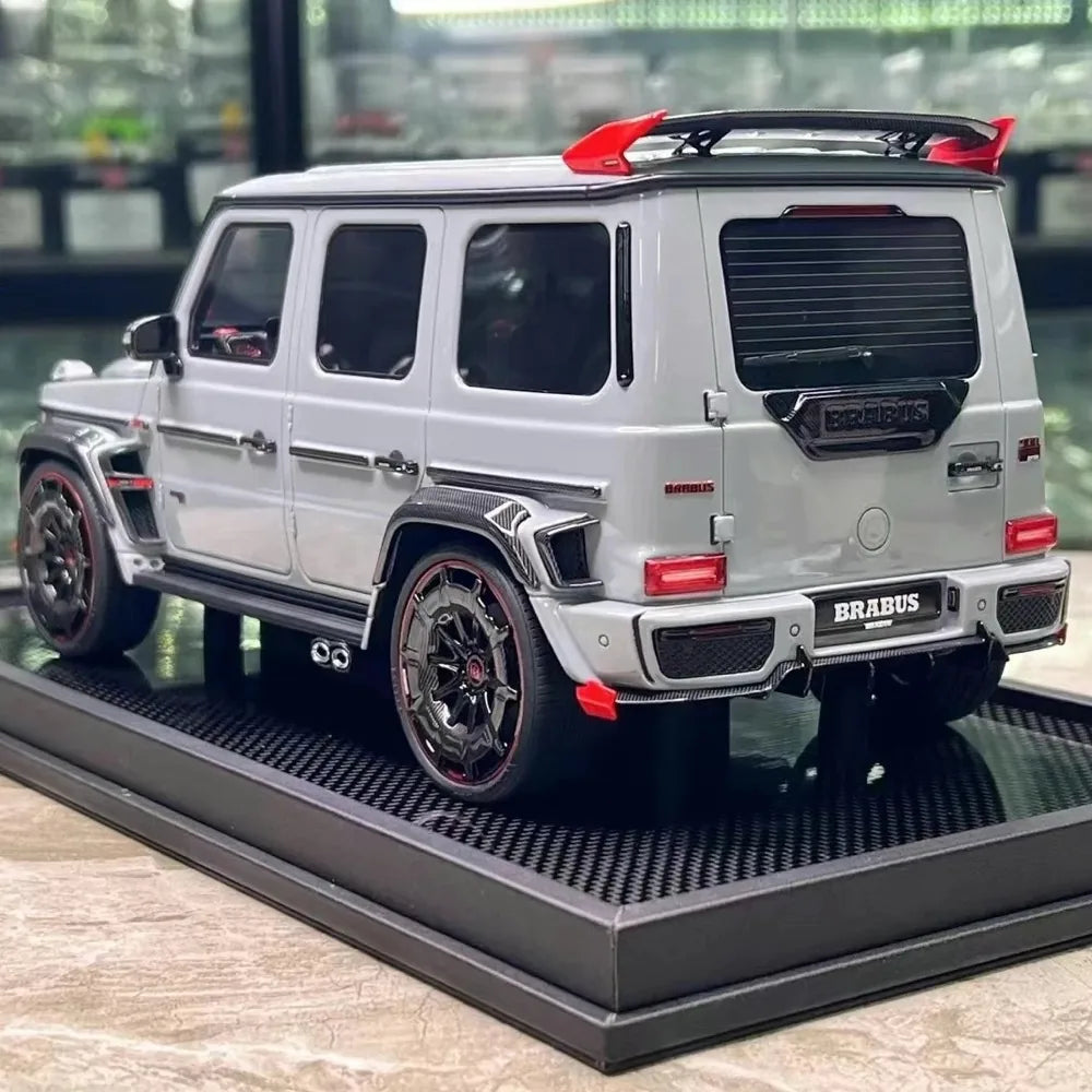 [MotorHelix] 1:18 Mercedes-Benz 2021 Brabus 900 G63 Gray Model Car Resin