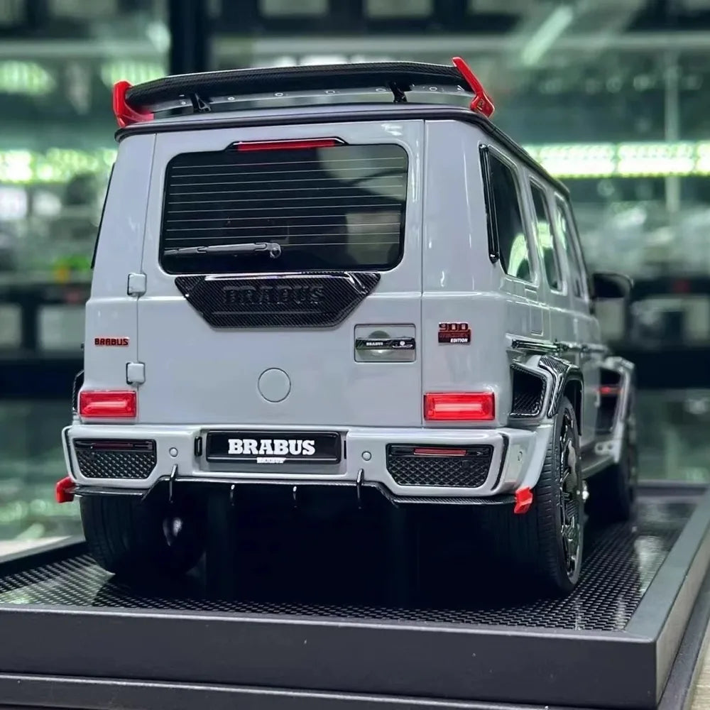 [MotorHelix] 1:18 Mercedes-Benz 2021 Brabus 900 G63 Gray Model Car Resin