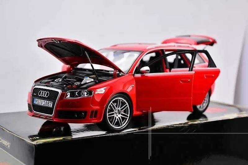 [Minichamps] 1:18 Audi 2006 RS4 Avant Red Model Car Die-Cast