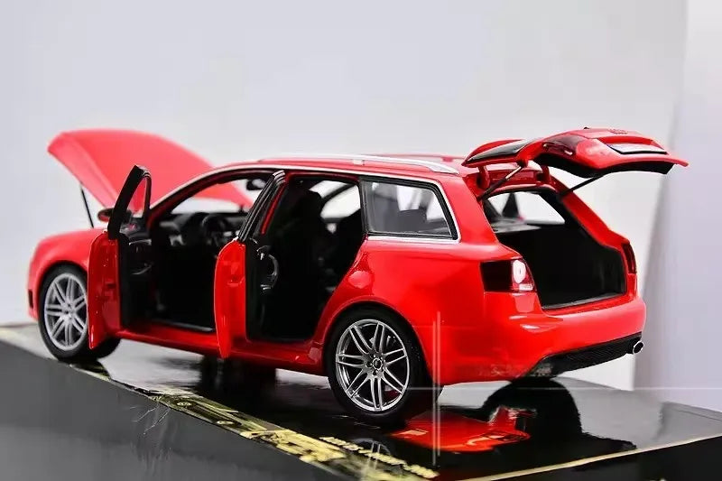 [Minichamps] 1:18 Audi 2006 RS4 Avant Red Model Car Die-Cast