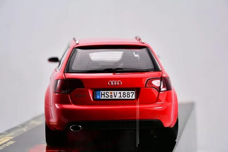 [Minichamps] 1:18 Audi 2006 RS4 Avant Red Model Car Die-Cast