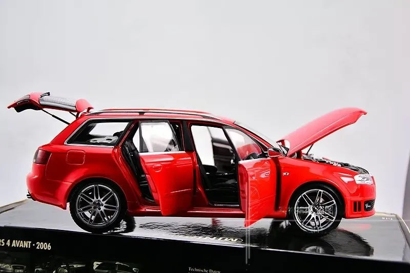 [Minichamps] 1:18 Audi 2006 RS4 Avant Red Model Car Die-Cast