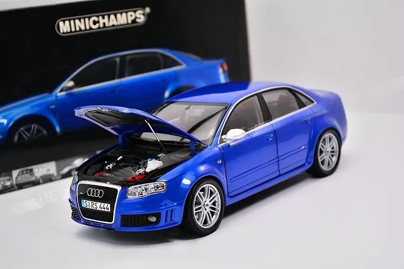 [Minichamps] 1:18 Audi 2006 RS4 Sedan blu modellino di auto Die-Cast