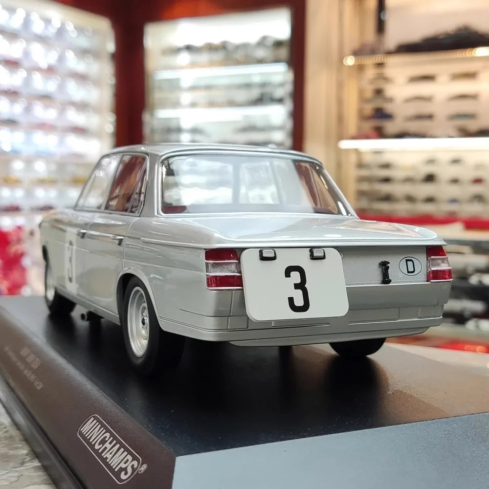 [Minichamps] 1:18 BMW 1965 1800 TiSA No.3 modellino di auto resina