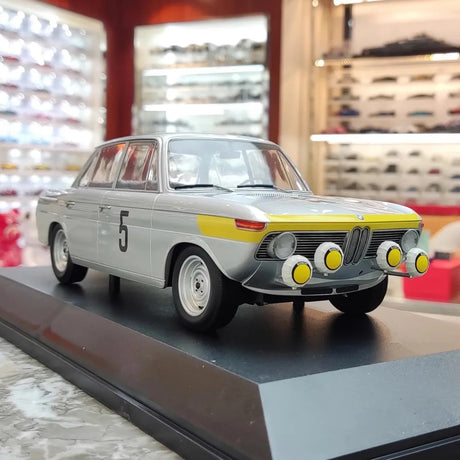 [Minichamps] 1:18 BMW 1965 1800 TiSA No.5 Model Car Resin
