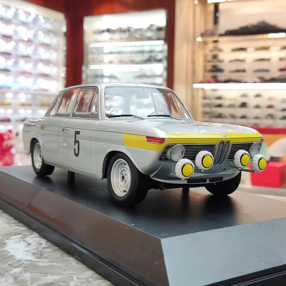 [Minichamps] 1:18 BMW 1965 1800 TiSA No.5 modellino di auto resina