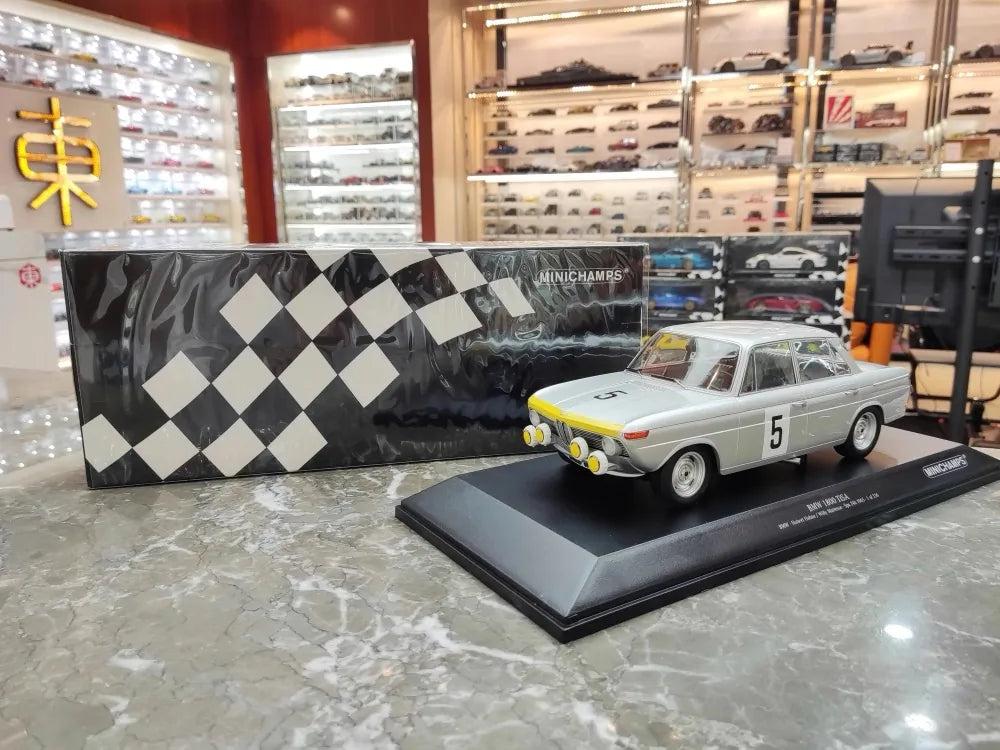 [Minichamps] 1:18 BMW 1965 1800 TiSA No.5 modellino di auto resina