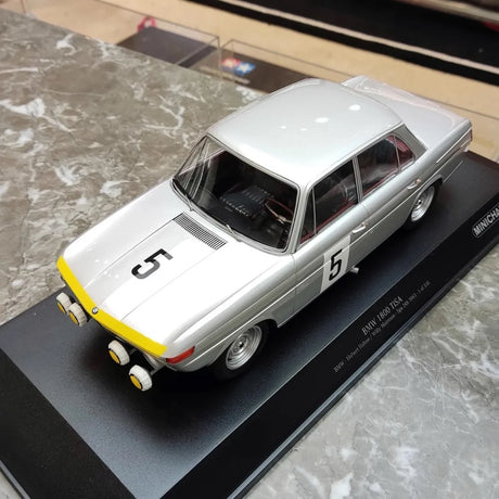 [Minichamps] 1:18 BMW 1965 1800 TiSA No.5 Model Car Resin