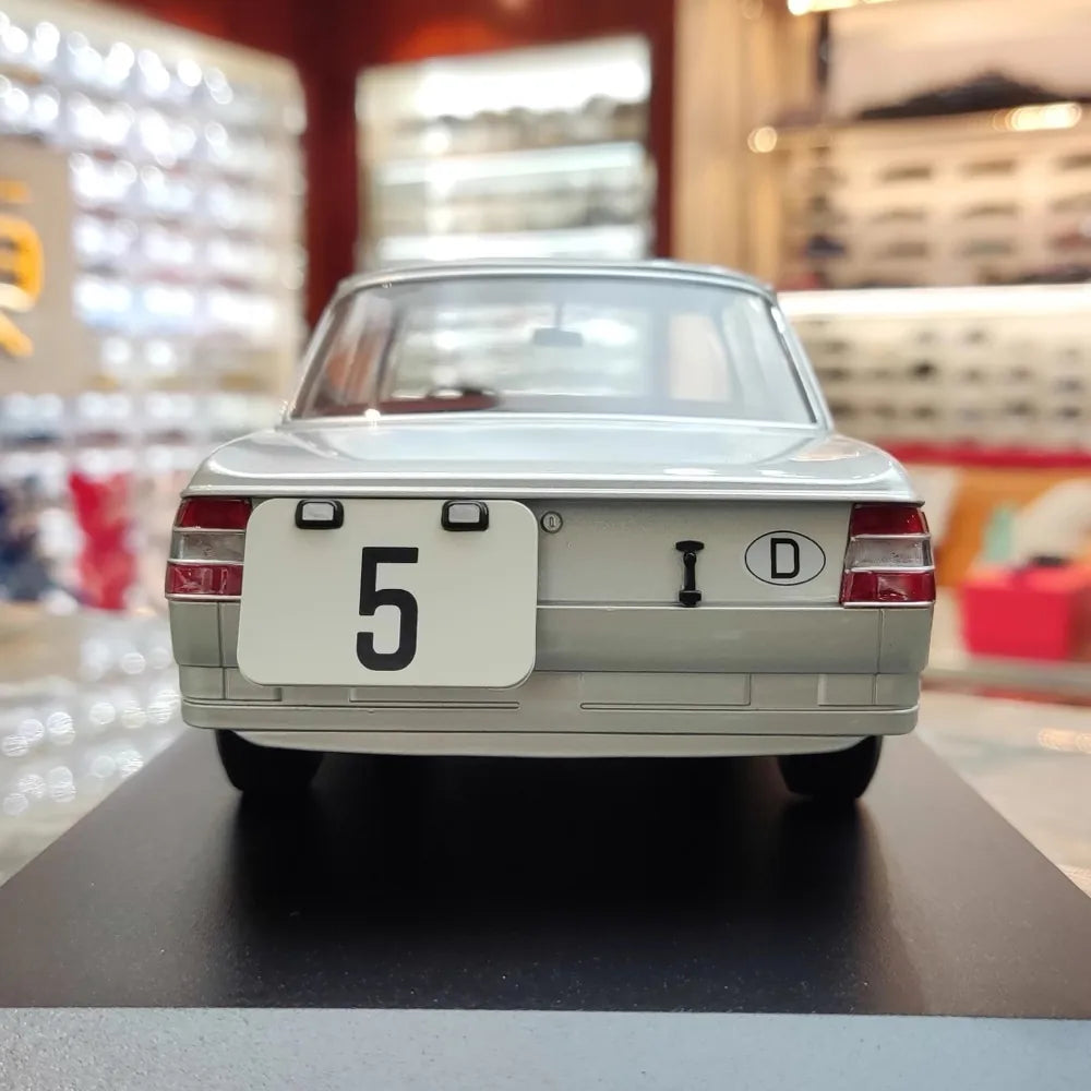 [Minichamps] 1:18 BMW 1965 1800 TiSA No.5 Model Car Resin