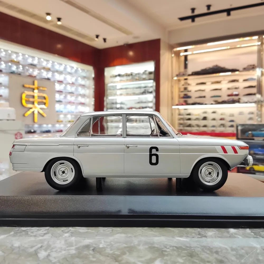 [Minichamps] 1:18 BMW 1965 1800 TiSA No.5 Model Car Resin