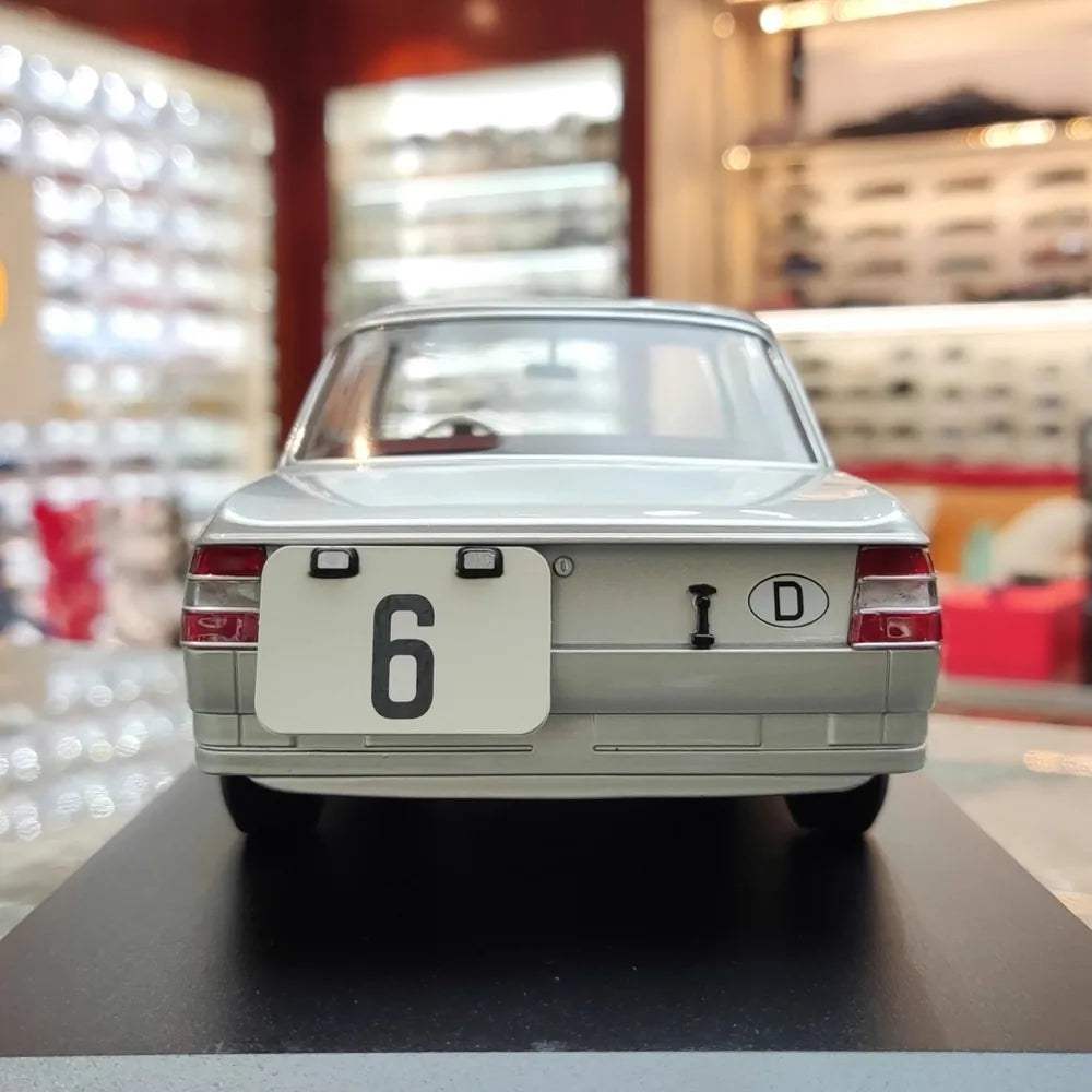 [Minichamps] 1:18 BMW 1965 1800 TiSA No.6 Model Car Resin