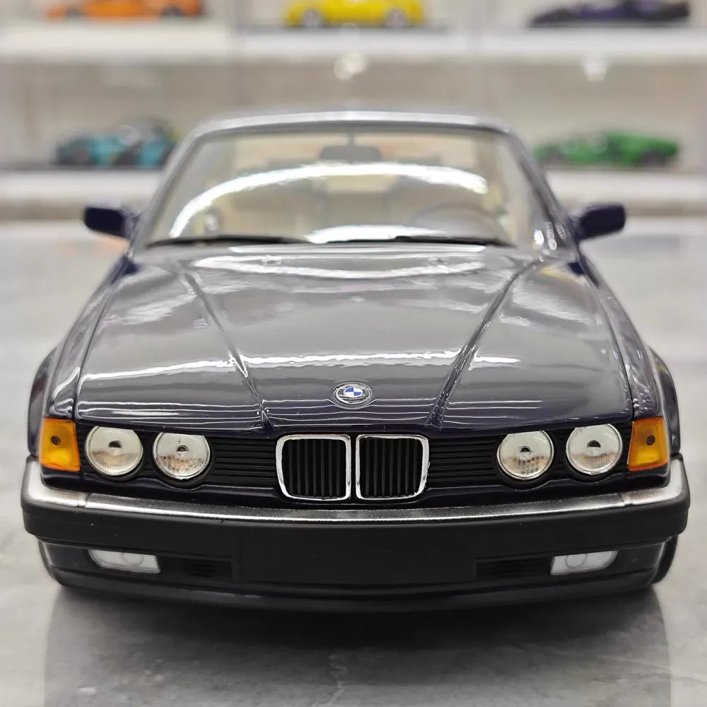 [Minichamps] 1:18 BMW 1986 E32 730i Blue Model Car Die-Cast