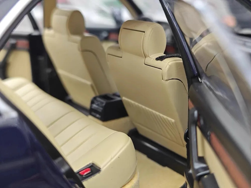 [Minichamps] 1:18 BMW 1986 E32 730i Blue Model Car Die-Cast
