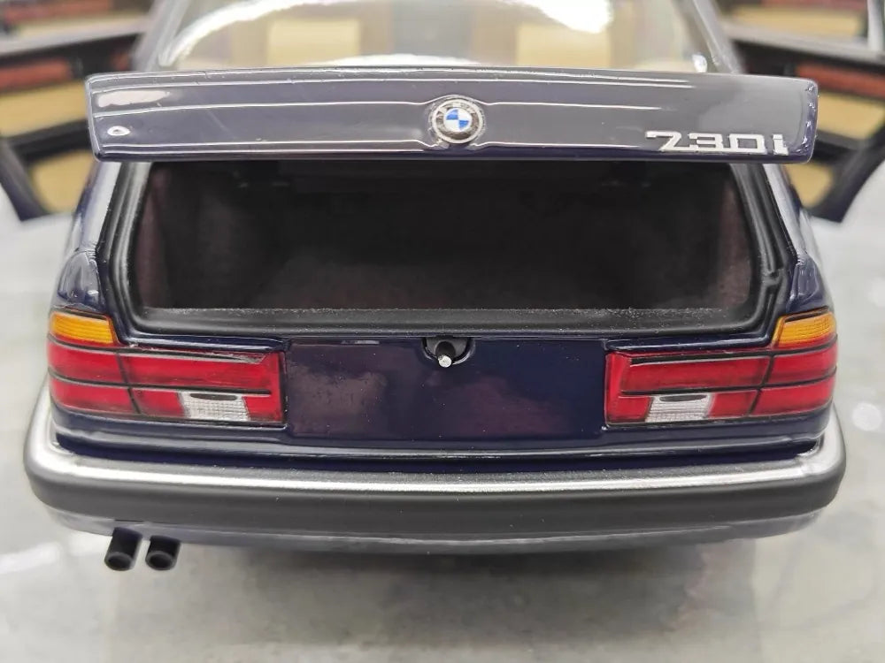 [Minichamps] 1:18 BMW 1986 E32 730i Blue Model Car Die-Cast