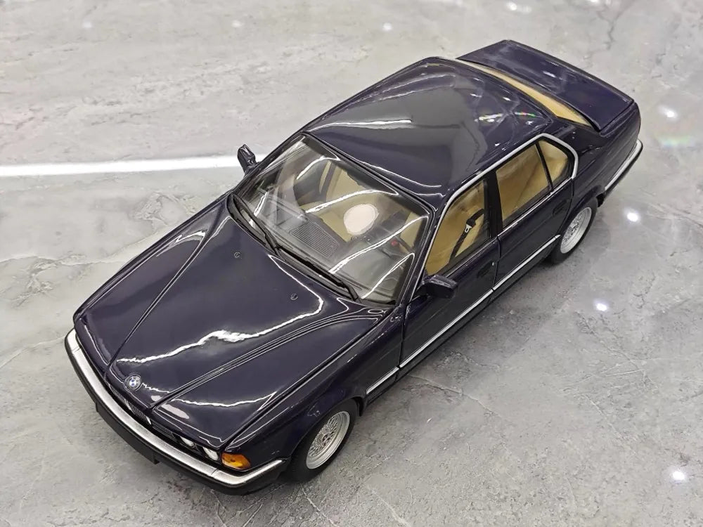 [Minichamps] 1:18 BMW 1986 E32 730i Blue Model Car Die-Cast