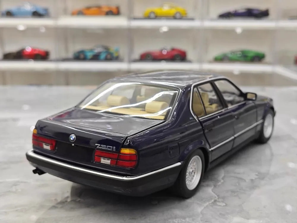 [Minichamps] 1:18 BMW 1986 E32 730i Blue Model Car Die-Cast