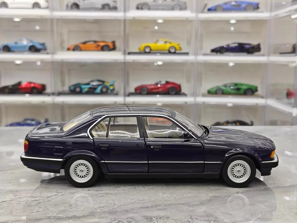 [Minichamps] 1:18 BMW 1986 E32 730i Blue Model Car Die-Cast