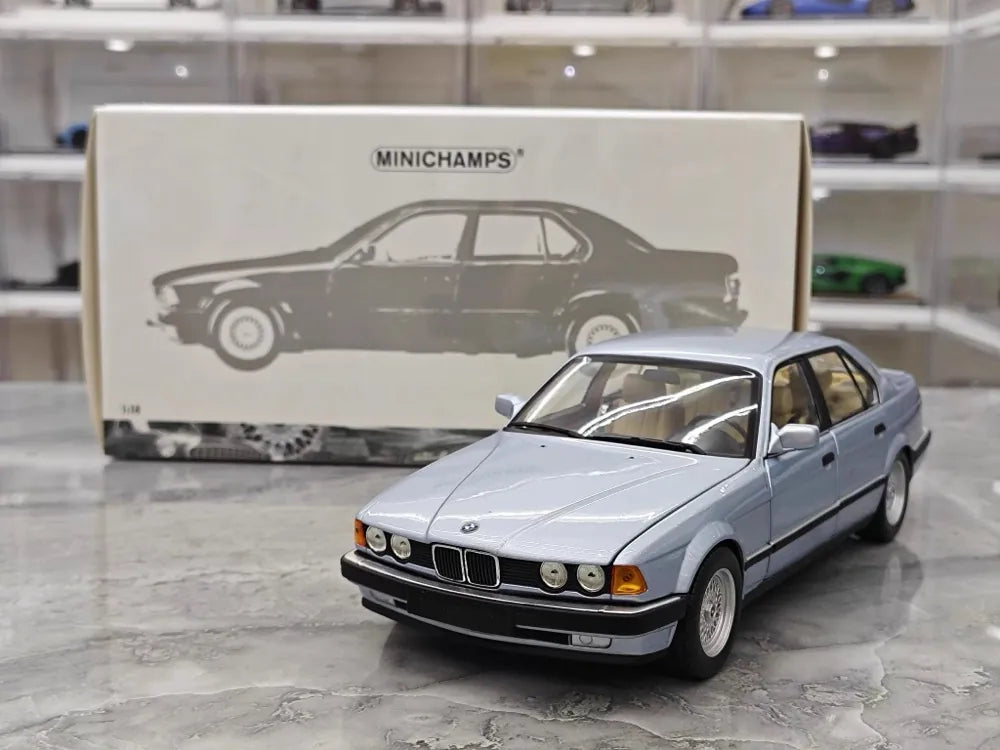 [Minichamps] 1:18 BMW 1986 E32 730i hopea sininen pienoismalli Die-Cast