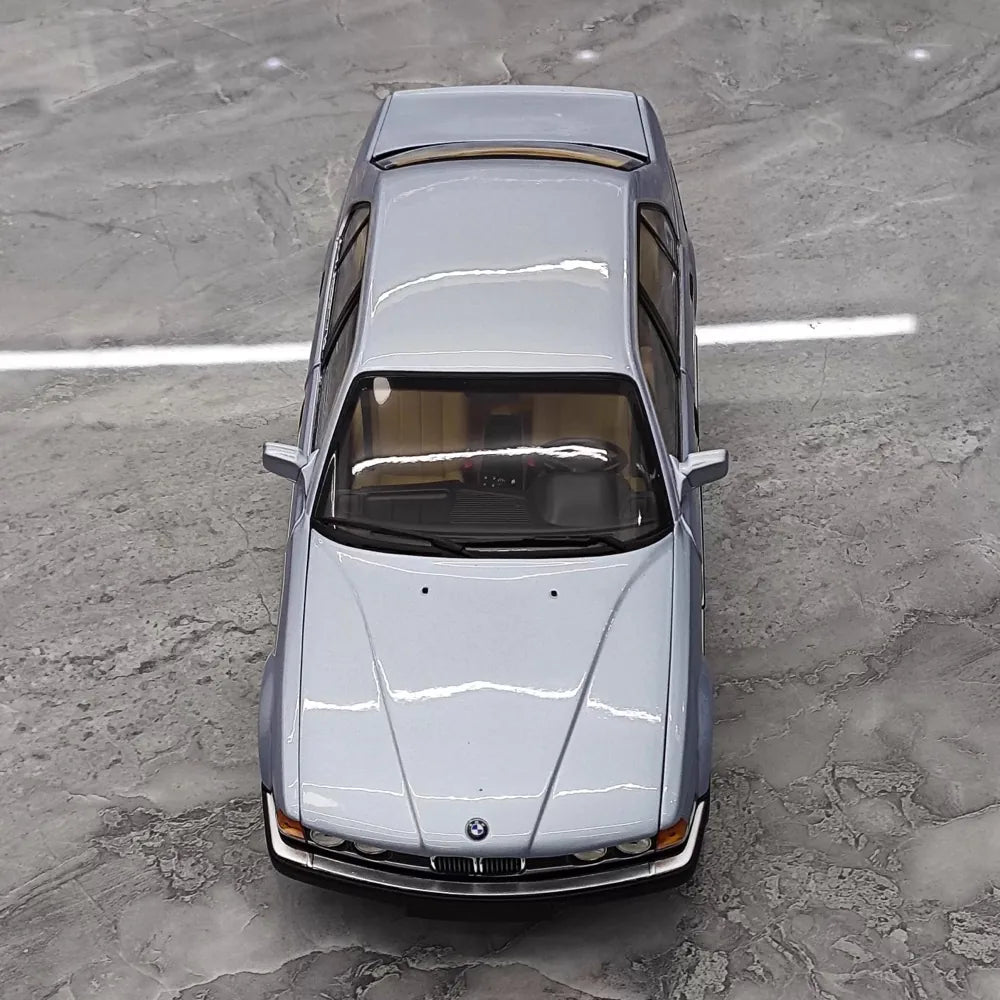 [Minichamps] 1:18 BMW 1986 E32 730i Silver Blue Model Car Die-Cast