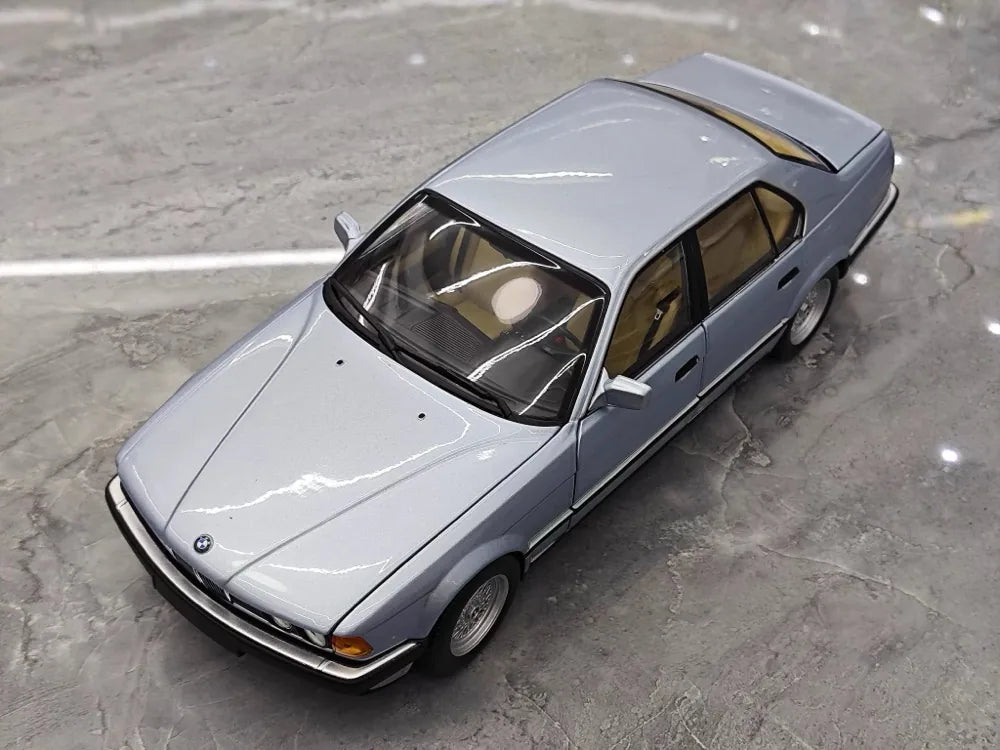 [Minichamps] 1:18 BMW 1986 E32 730i hopea sininen pienoismalli Die-Cast
