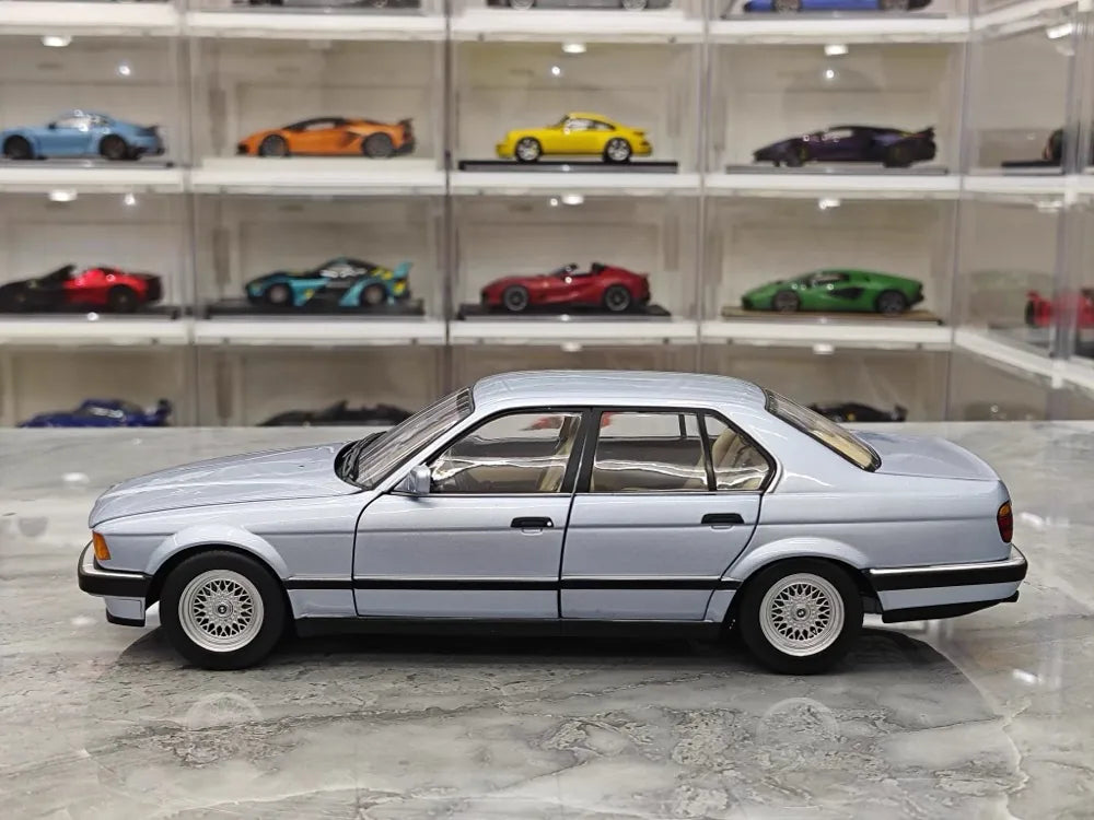 [Minichamps] 1:18 BMW 1986 E32 730i hopea sininen pienoismalli Die-Cast
