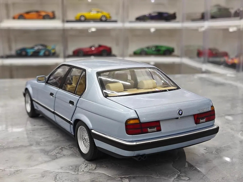 [Minichamps] 1:18 BMW 1986 E32 730i hopea sininen pienoismalli Die-Cast