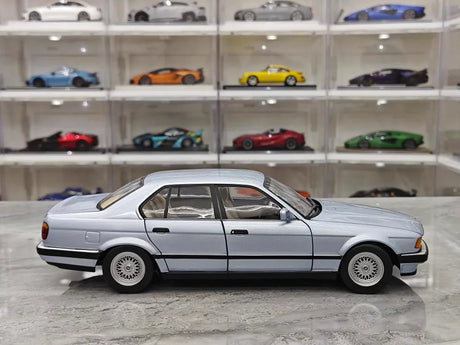 [Minichamps] 1:18 BMW 1986 E32 730i Silver Blue Model Car Die-Cast