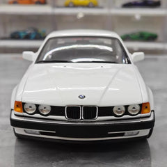 [Minichamps] 1:18 BMW 1986 E32 730i White Model Car Die-Cast