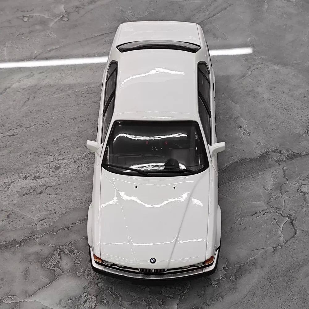 [Minichamps] 1:18 BMW 1986 E32 730i White Model Car Die-Cast