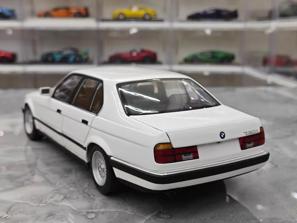 [Minichamps] 1:18 BMW 1986 E32 730i White Model Car Die-Cast