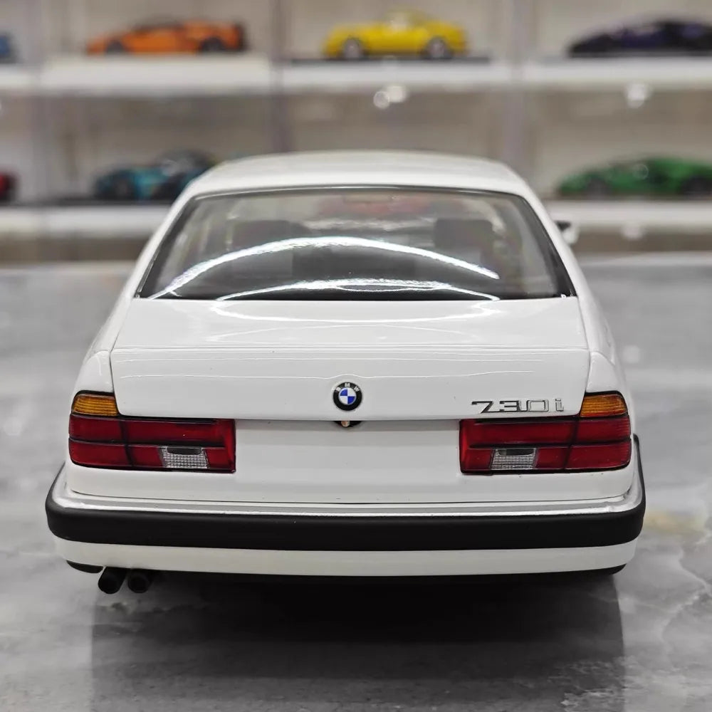 [Minichamps] 1:18 BMW 1986 E32 730i White Model Car Die-Cast