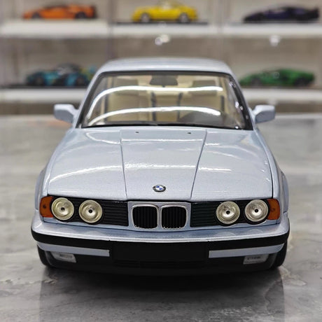 [Minichamps] 1:18 BMW 1988 535i E34 Blue Model Car Die-Cast