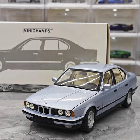 [Minichamps] 1:18 BMW 1988 535i E34 Blue Model Car Die-Cast