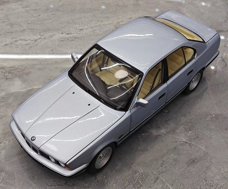 [Minichamps] 1:18 BMW 1988 535i E34 Blue Model Car Die-Cast