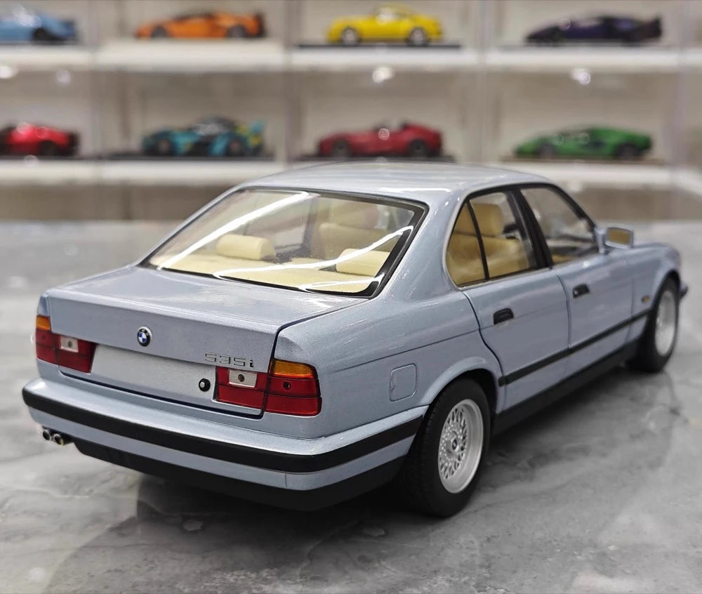 [Minichamps] 1:18 BMW 1988 535i E34 Blue Model Car Die-Cast