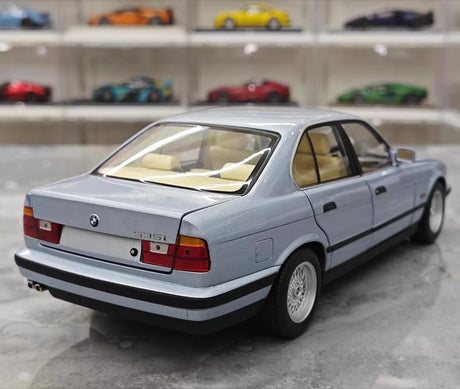 [Minichamps] 1:18 BMW 1988 535i E34 Blue Model Car Die-Cast