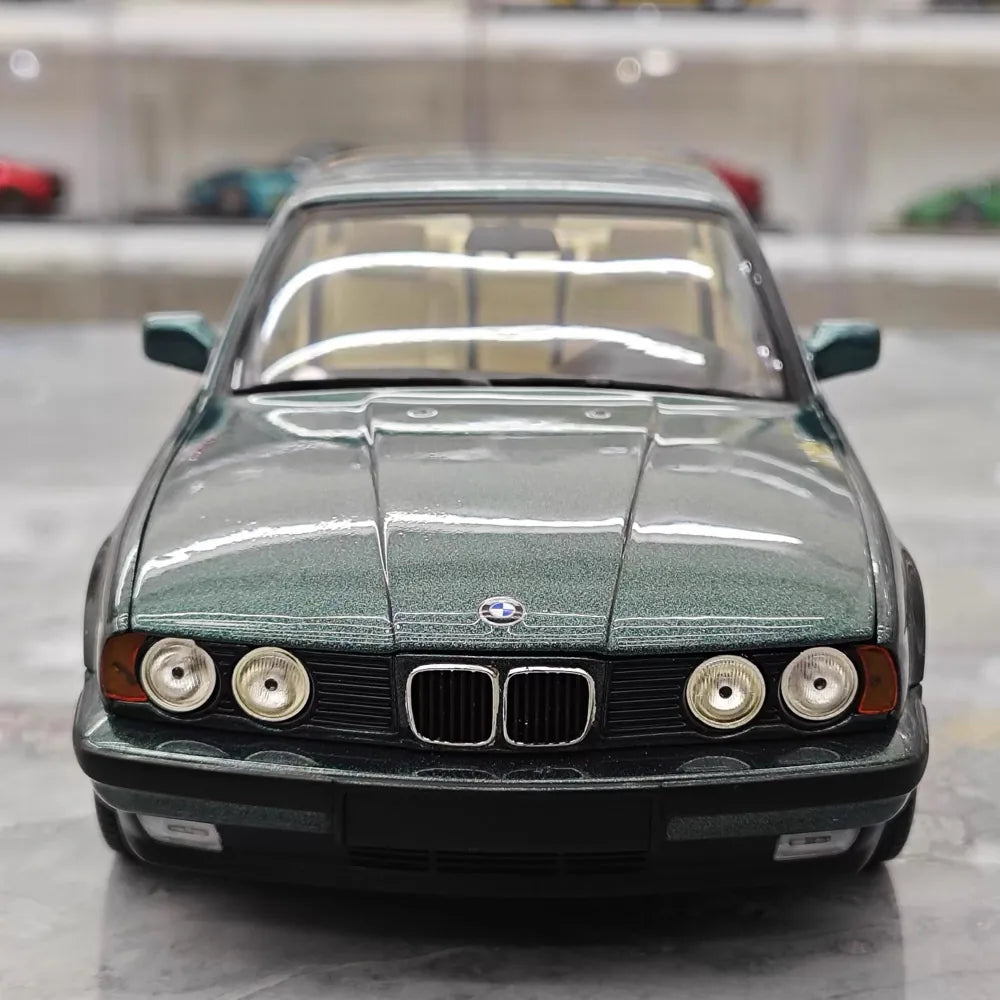 [Minichamps] 1:18 BMW 1988 535i E34 Green Model Car Die-Cast