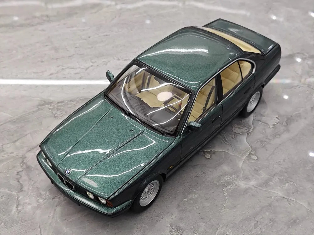 [Minichamps] 1:18 BMW 1988 535i E34 Green Model Car Die-Cast