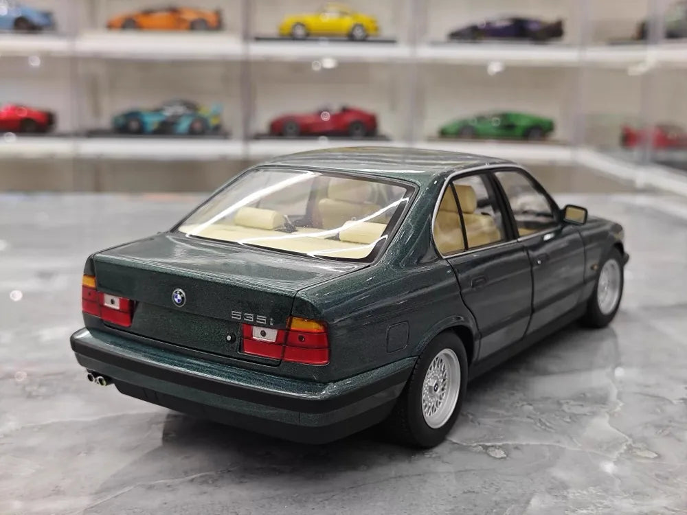 [Minichamps] 1:18 BMW 1988 535i E34 Green Model Car Die-Cast