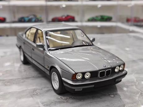 [Minichamps] 1:18 BMW 1988 535i E34 Gray Model Car Die-Cast