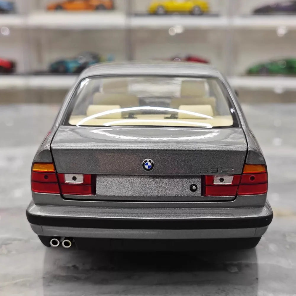 [Minichamps] 1:18 BMW 1988 535i E34 harmaa pienoismalli Die-Cast